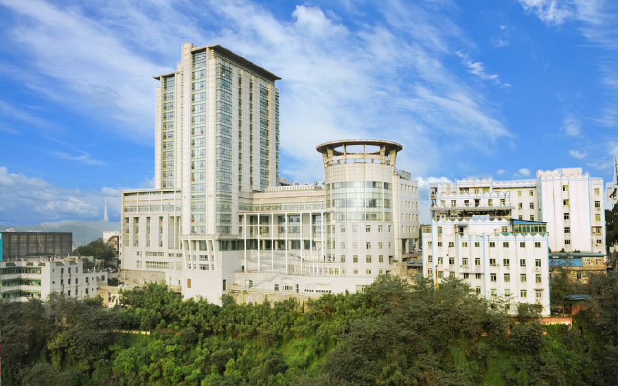 1、功能設施現代化的新外科大樓外景 (總第162).jpg 1、功能設施現代化的新外科大樓外景 (總第162).jpg