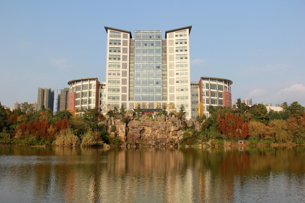 成龍校區圖書館.JPG 成龍校區圖書館.JPG