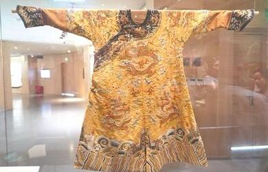 質譜、測色儀等科學儀器設備還原乾隆時期古服飾 質譜、測色儀等科學儀器設備還原乾隆時期古服飾