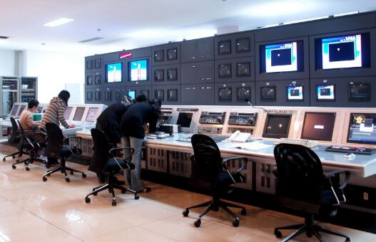 小學生走進氣象局了解氣象儀器的工作原理 小學生走進氣象局了解氣象儀器的工作原理