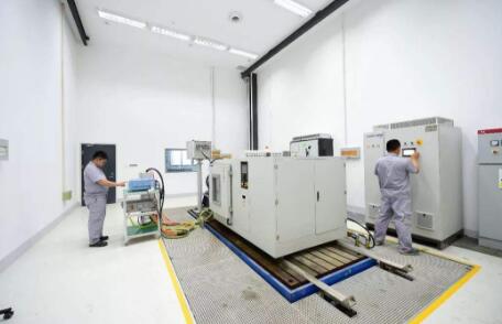 質(zhì)譜儀等儀器18臺，青島新能源技術(shù)研究院實驗室投入使用